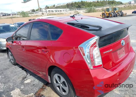 2014 Toyota Prius Three z USA, uszkodzony, nr VIN JTDKN3DU4E0362350